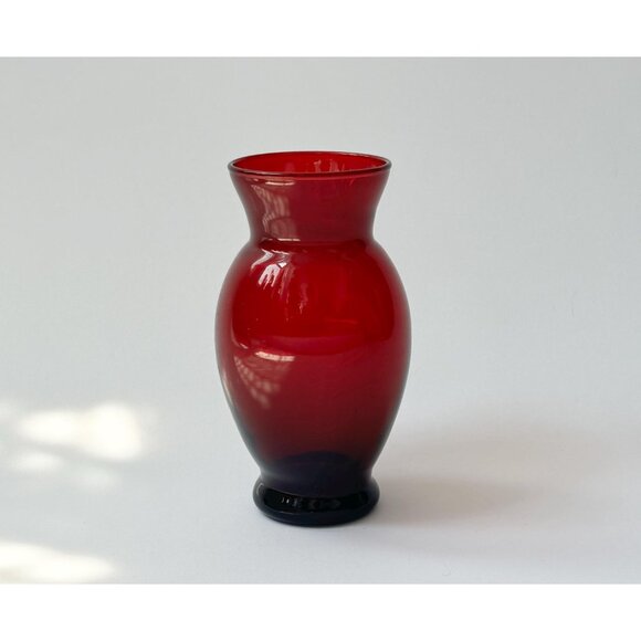 Midcentury Modern Ruby Red Retro Small Glass Vintage Bud Vase - Picture 3 of 6